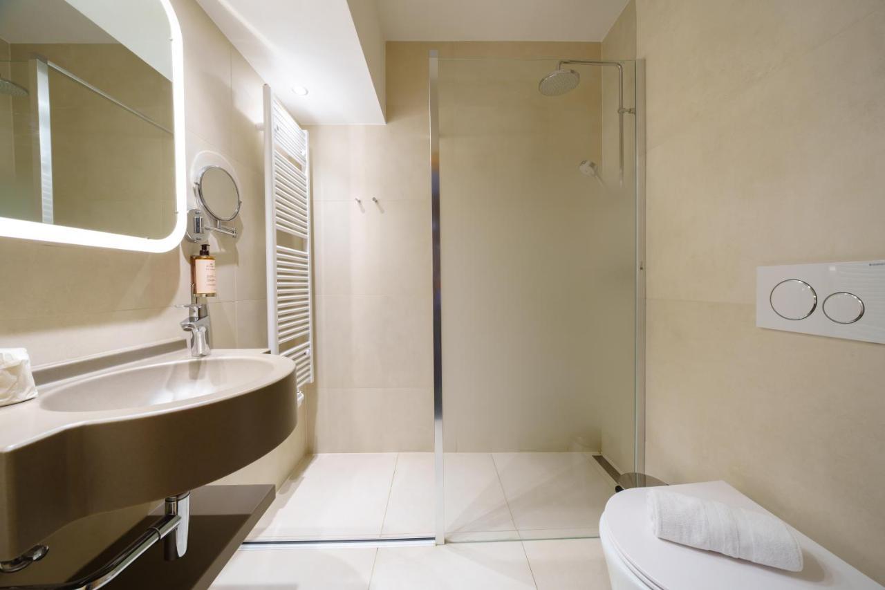 Hotel Les Jardins De La Molignee Dinant Ngoại thất bức ảnh